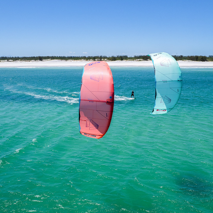 Aile kitesurf Duotone EVO 2025 en Stock au Meilleur Prix | Aile de kite à boudin