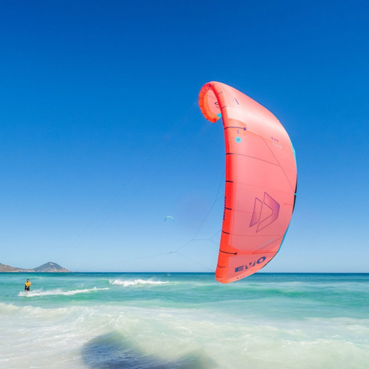 Aile kitesurf Duotone EVO 2025 en Stock au Meilleur Prix | Aile de kite à boudin