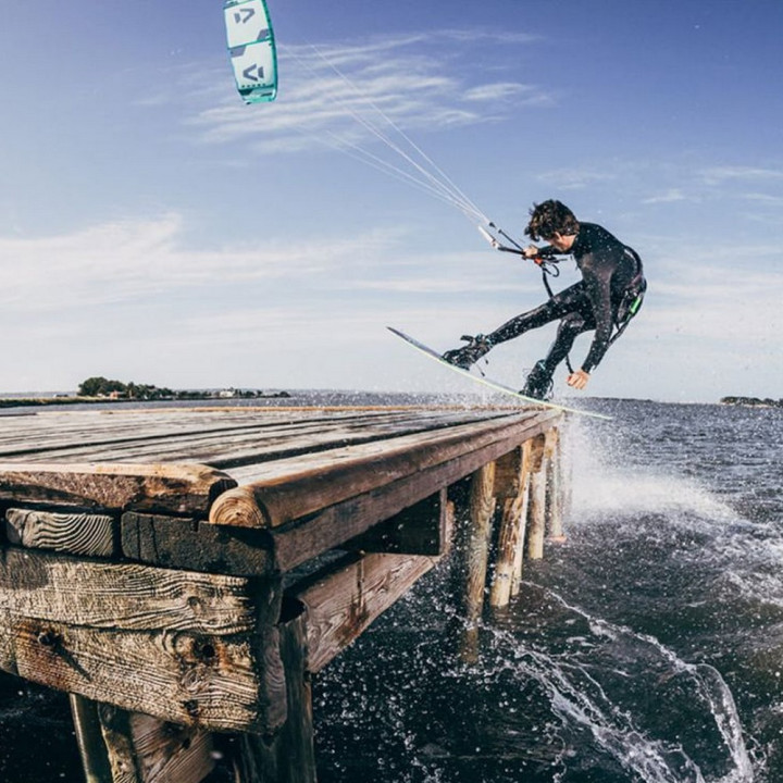 Duotone Vegas 2022 Kitesurf freestyle wakestyle kiteloop dehooké