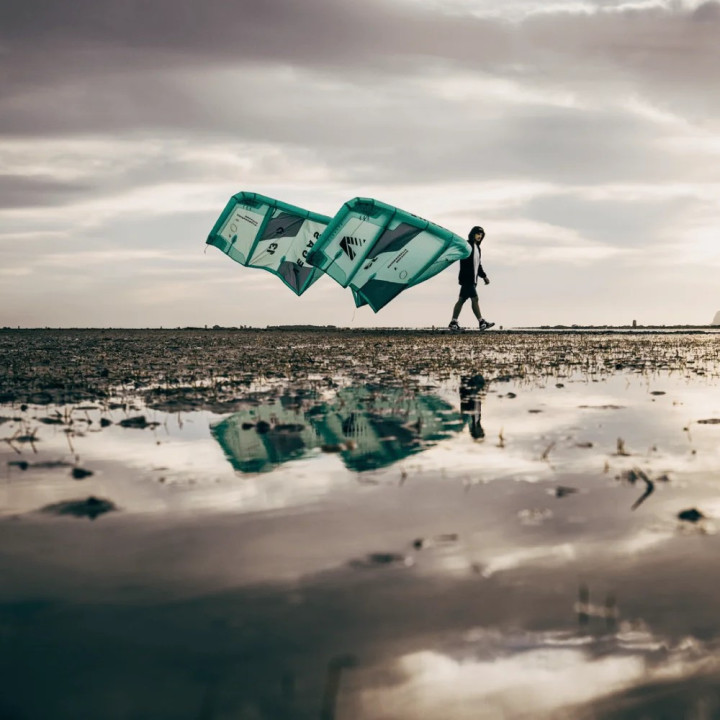 Duotone Vegas 2022 Kitesurf freestyle wakestyle kiteloop dehooké