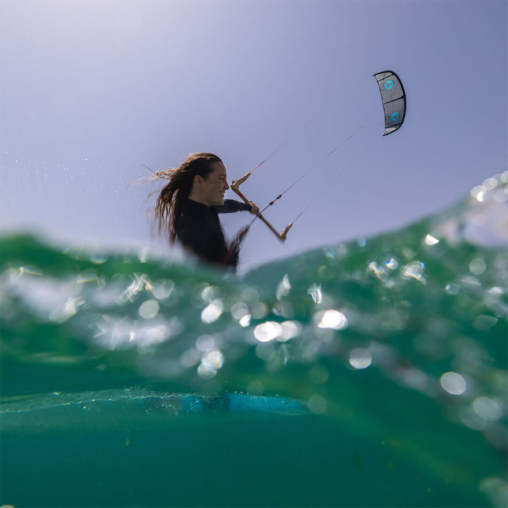 Aile kitesurf Duotone EVO SLS 2026 en Stock au Meilleur Prix | Aile de kite à caisson freeride