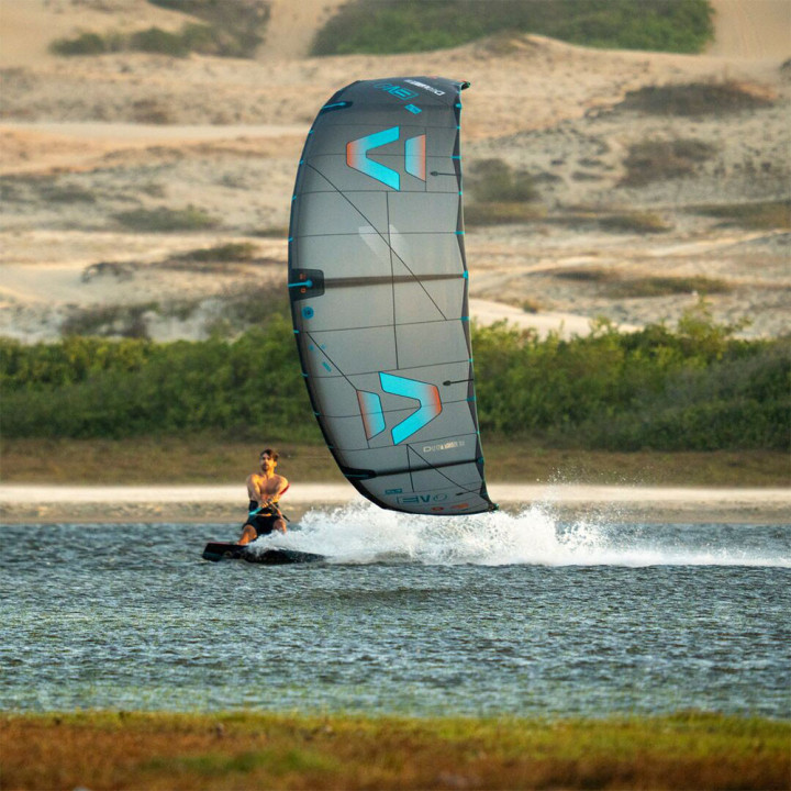 Aile kitesurf Duotone EVO SLS 2026 en Stock au Meilleur Prix | Aile de kite à caisson freeride