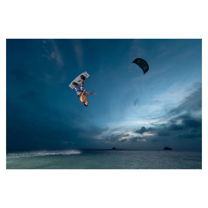 Planche kitesurf twintip Duotone Jaime Concept Blue 2026 | Board de Kite Twintip polyvalente au meilleur prix