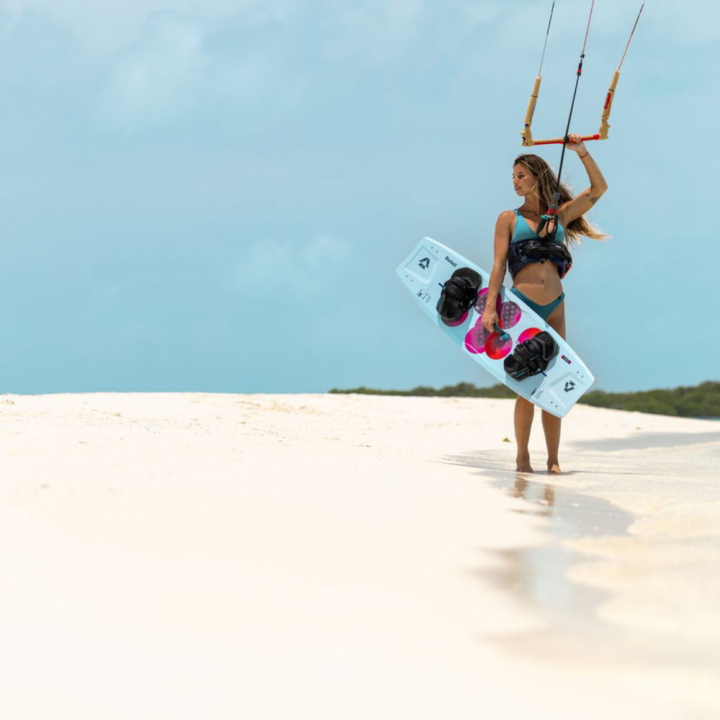 Planche kitesurf twintip Duotone Soleil SLS 2026 | Board de Kite Twintip polyvalente au meilleur prix