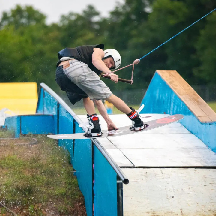 Slingshot Bearden 2026 — Wakeboard jib câble park homme