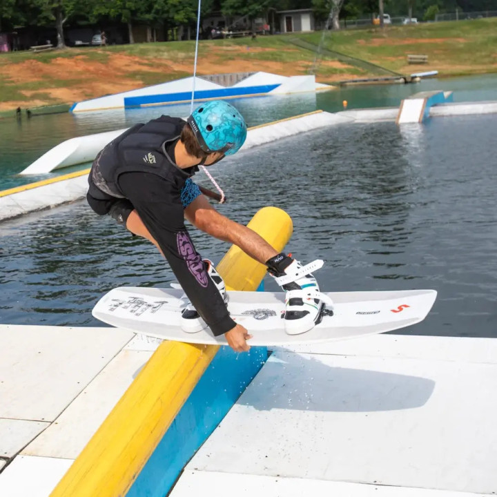 Planche de Wakeboard slingshot friend-ship 2026