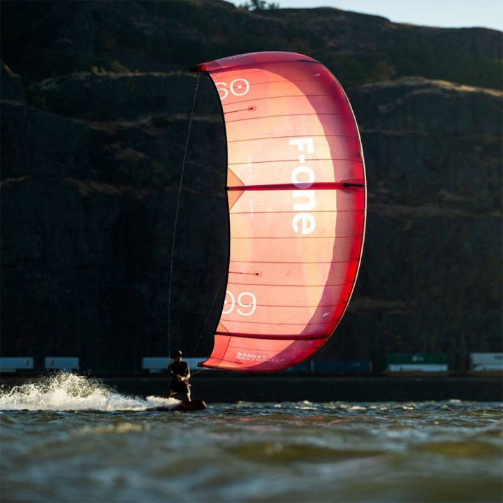 Aile kitesurf F-one Bandit Brainchild V2 2026 en Stock au Meilleur Prix | Aile de kite à boudin freeride