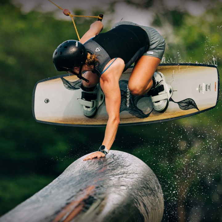 Planche de wakeboard liquid force current 2026