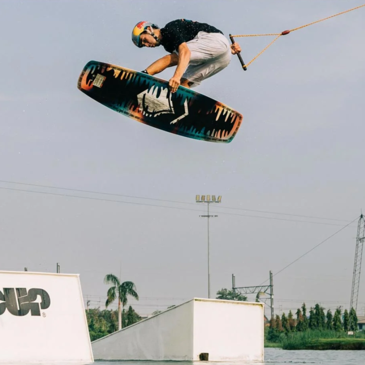 Planche de wakeboard liquid force press 2026