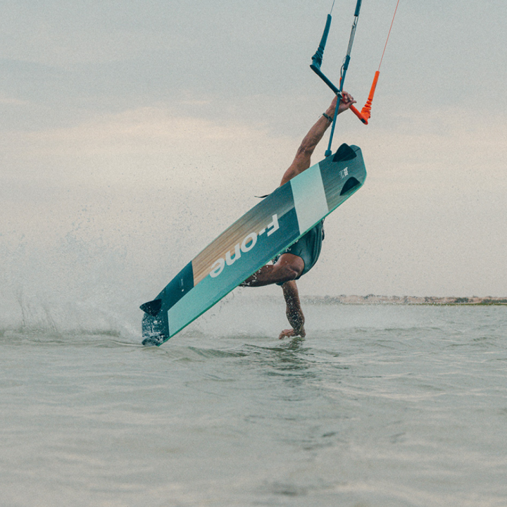 Planche kitesurf twintip F-one Trax 2023 | Board de Kite Twintip freeride au meilleur prix