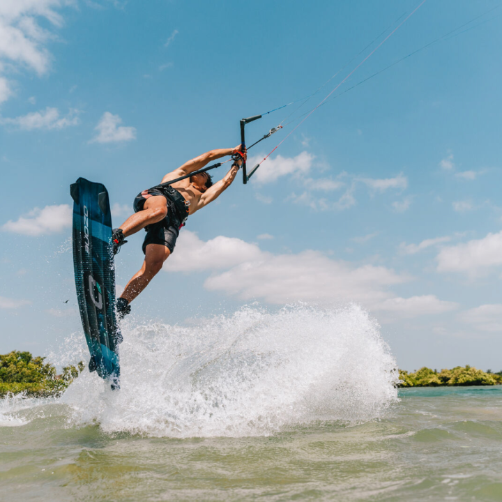 Planche de kitesurf ozone torque v4