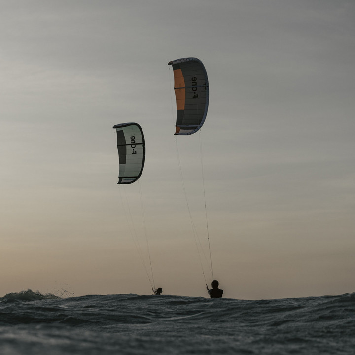 Aile F-One Bandit TEC 2025 + Barre Kite Attitude — Pack