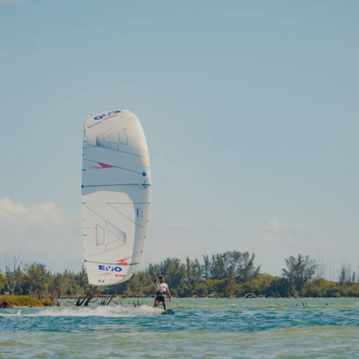 Duotone Evo SLS + Trust Bar + Chicken Loop — Pack kitesurf