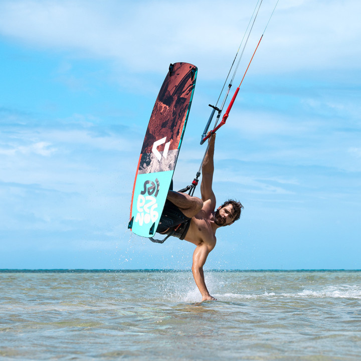 Planche kitesurf twintip Duotone Gonzales 2023 | Board de Kite Twintip débutant au meilleur prix