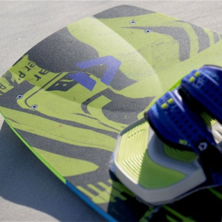 Planche kitesurf twintip Duotone Gonzales 2024 | Board de Kite Twintip débutant au meilleur prix