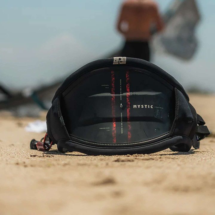 HARNAIS KITESURF MYSTIC MAJESTIC OS 2024 NOIR/ROUGE | Flysurf.com