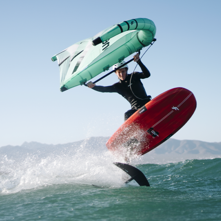 Aile de wing surf F-one Strike V5 2025 avec poignées OFFERTES | aile de wing foil pas cher